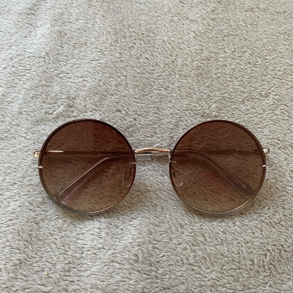 Assorted Sunglasses - Picture 6 of 9
